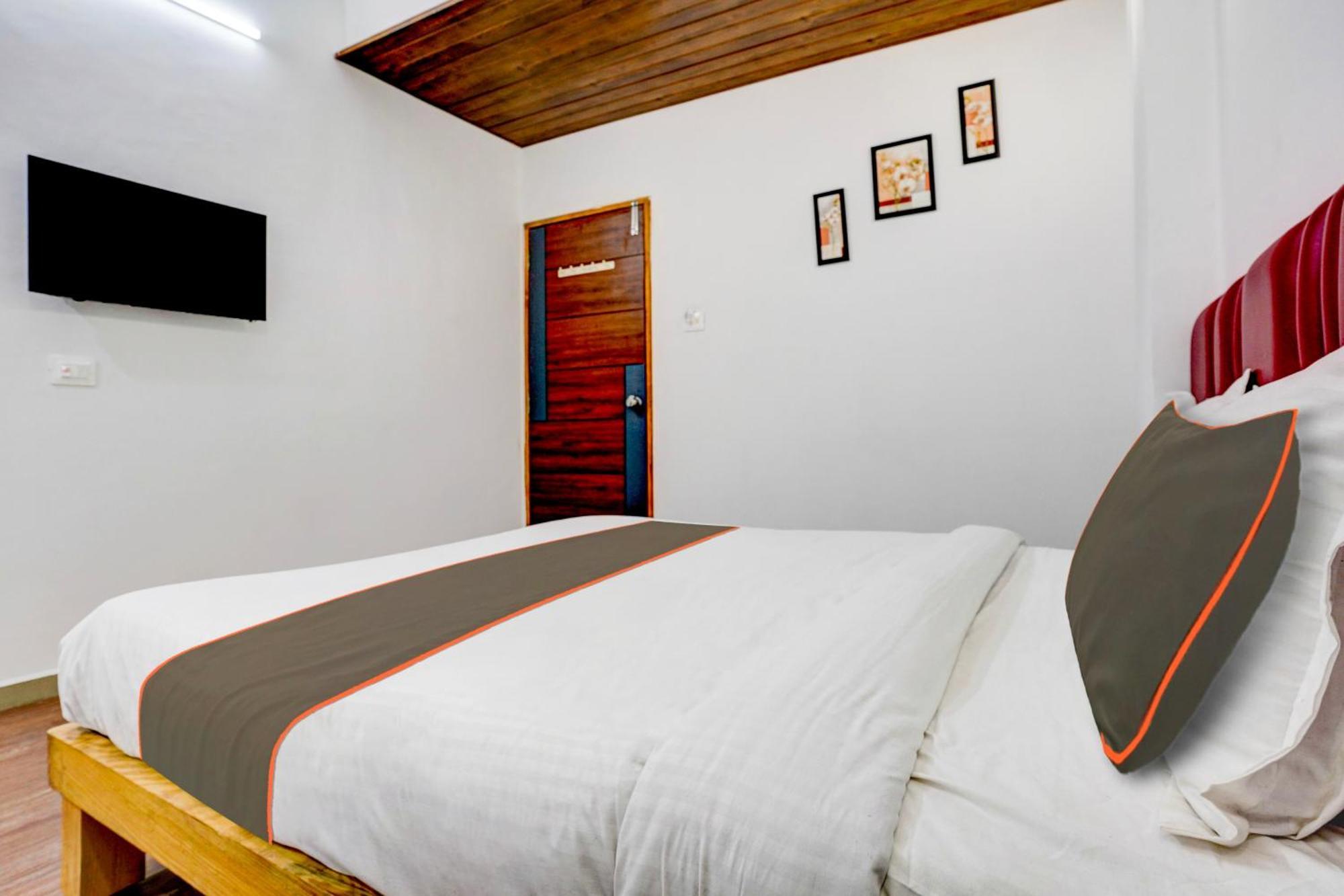 Hotel Silk, Premier Budget Friendly Luxury Hotel In Surat, Perfect For Families, Couples And Business Travelers Dış mekan fotoğraf