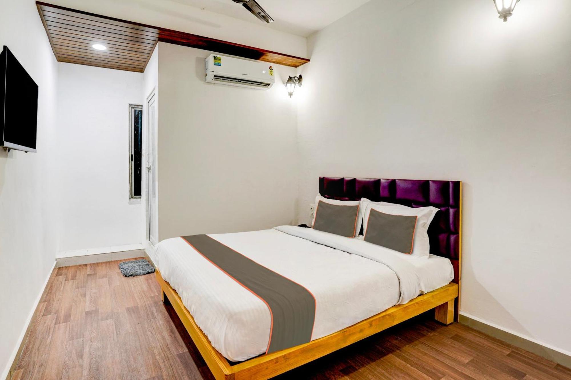 Hotel Silk, Premier Budget Friendly Luxury Hotel In Surat, Perfect For Families, Couples And Business Travelers Dış mekan fotoğraf